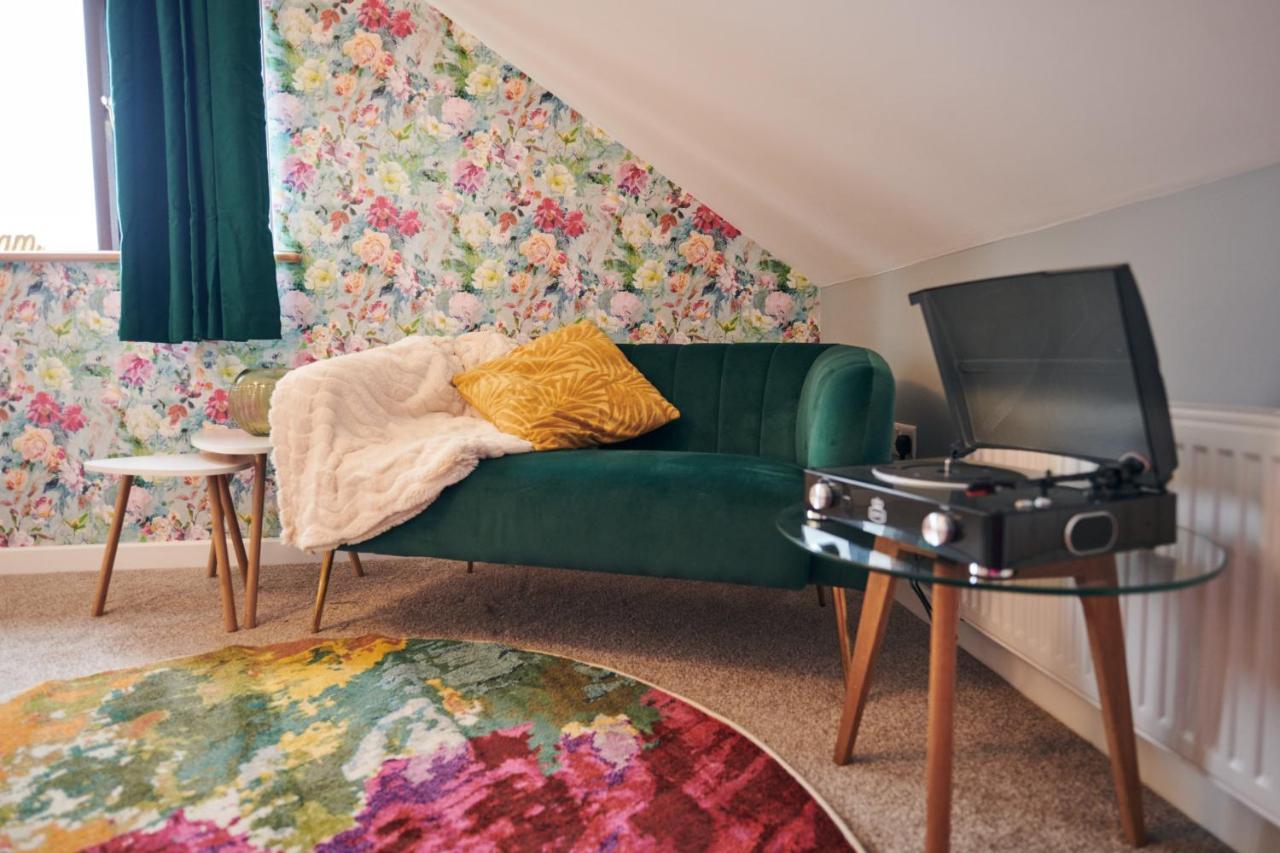 Maes Y Mel- A Couples, Pet Friendly, Rural Romantic Getaway With Countryside Views Gellywen Екстериор снимка